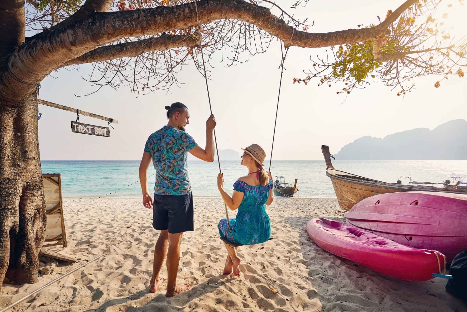 Phuket: Hire a professional photographer at your own resort