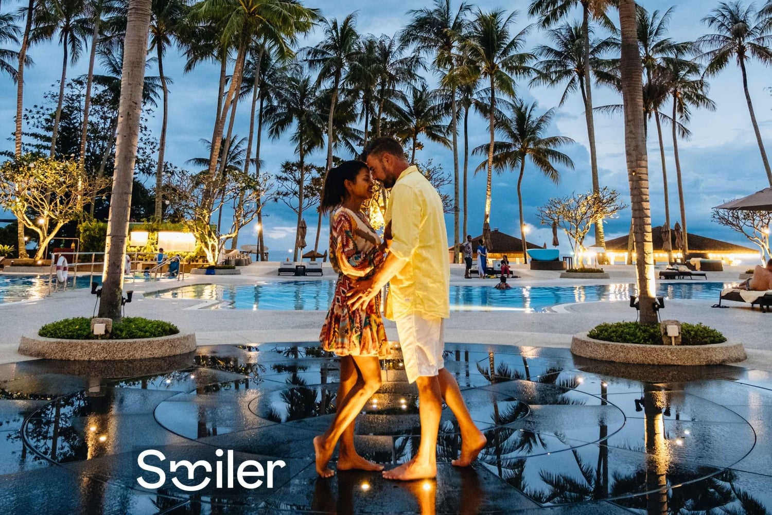 Phuket: Hire a professional photographer at your own resort