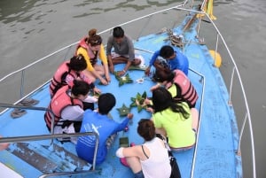 Phuket: Hong by Starlight med kajakpaddling i havsgrottor och Loi Krathong