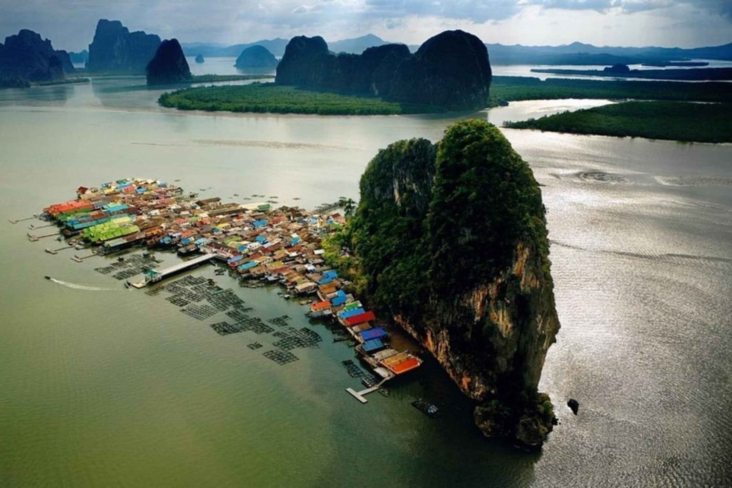 プーケット：ジェームズ・ボンド5島スピードボートツアー（ランチ付き）