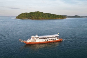 Phuket: Excursión de un día en barco por la isla de James Bond y en canoa