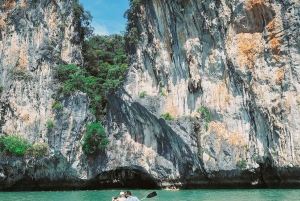 Phuket: Excursión de un día en barco por la isla de James Bond y en canoa