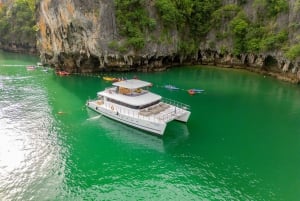 Phuket: Isola di James Bond e Baia di Phang Nga con uno yacht Premium