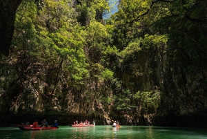 Phuket: A ilha de James Bond num barco de cauda longa e o templo do dinheiro