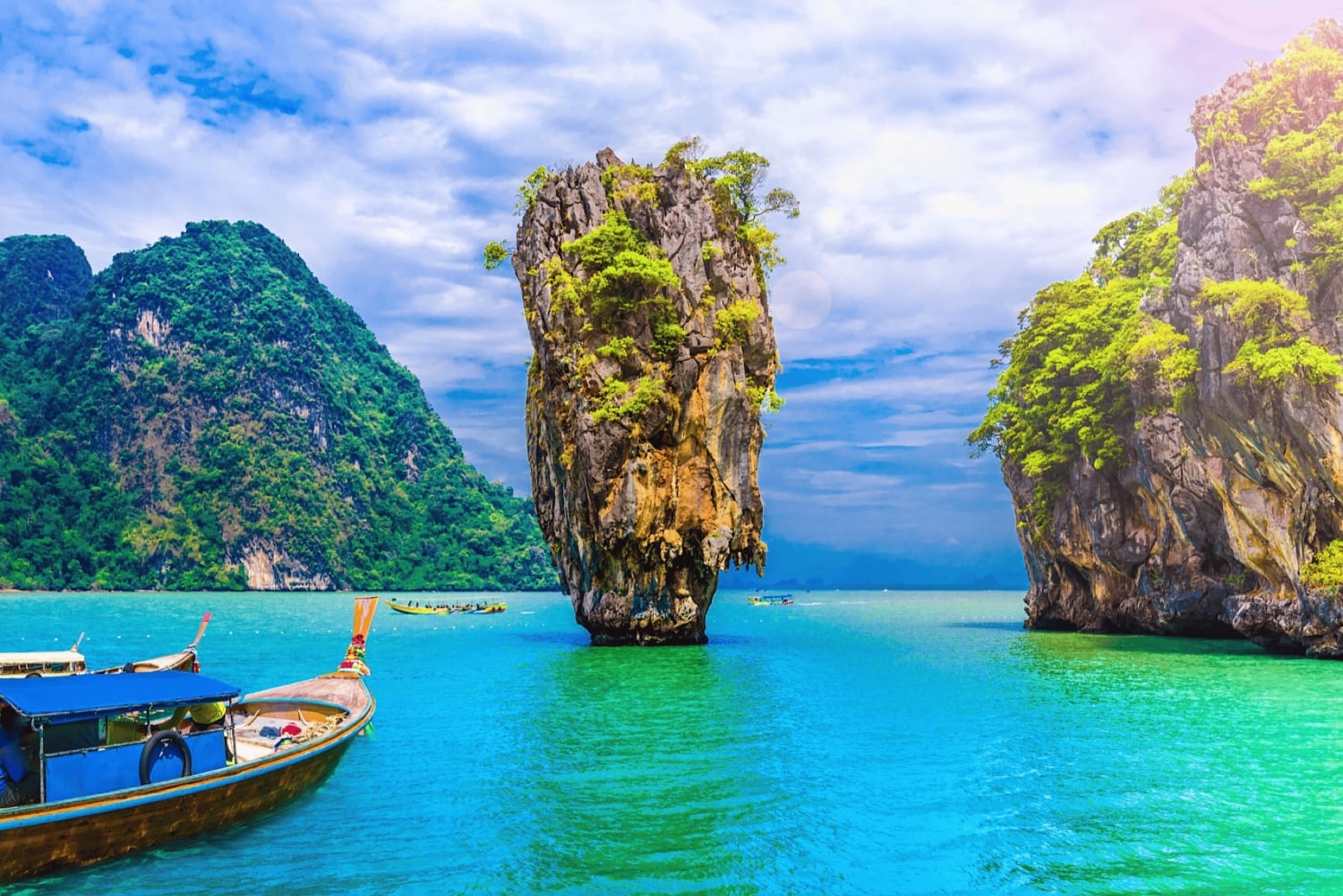 Phuket: James Bond Island med langhalet båd og abetempel