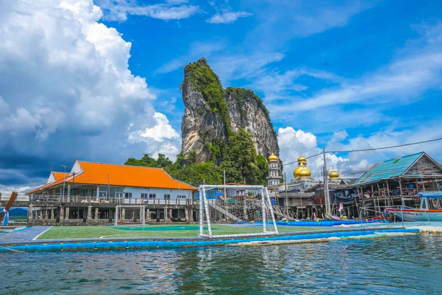 Phuket: James Bond Island med langhalet båd og abetempel