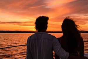 푸켓 제임스 본드 아일랜드 카누 & 선셋 요트 디너