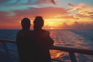 푸켓 제임스 본드 아일랜드 카누 & 선셋 요트 디너