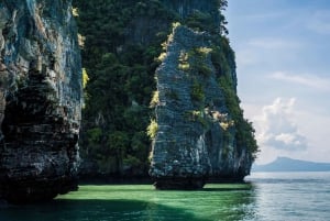 プーケット：ジェームズ・ボンド島＆カイ島観光シュノーケリングツアー