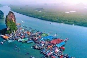 Phuket: James Bondin saari ja Phang Nga -lahden auringonlaskun katamaraanikierros