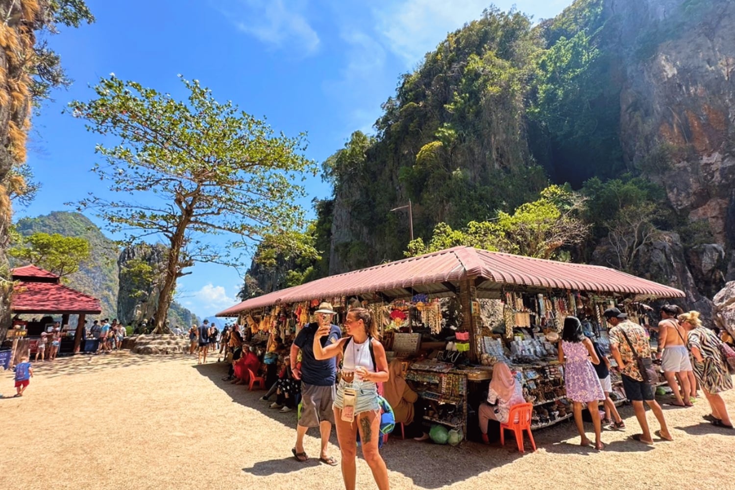 بوكيت: رحلة خاصة بالقارب السريع إلى جزيرة جيمس بوند