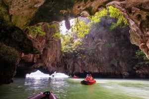 Phuket: Phang Nga Bay Twilight Kayaking Tour mit Mahlzeiten