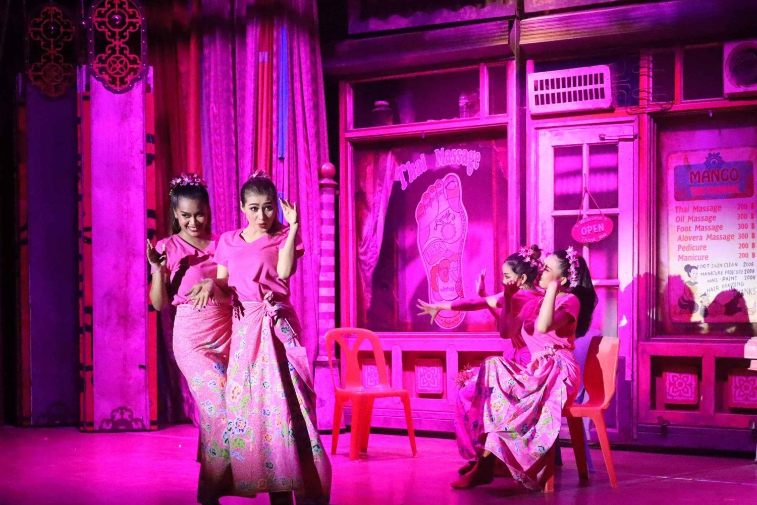 Phuket : Junkyard Theatre Dinner & Show - Billet pour le spectacle uniquement