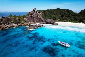 Phuket/Khao Lak: Similan Royal Tagestour mit dem Speed-Katamaran