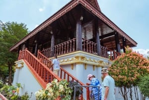 Phuket: Khao Lak-tour met bamboe-raft, ATV, zipline en lunch