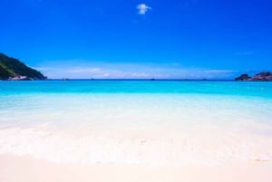 プーケット/カオラック：シミラン諸島ボート＆シュノーケル 1 日ツアー
