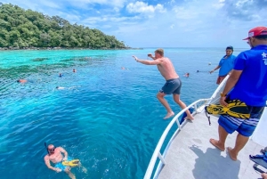 푸켓/카오락: 럭셔리 스피드 보트를 타고 즐기는 시밀란 제도 당일 여행