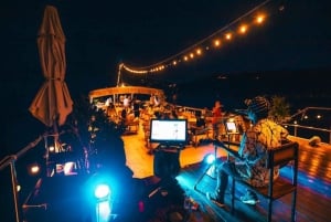 Phuket Ko Sire: Kreuzfahrt mit Live-Musik und 4-Gänge-Menü