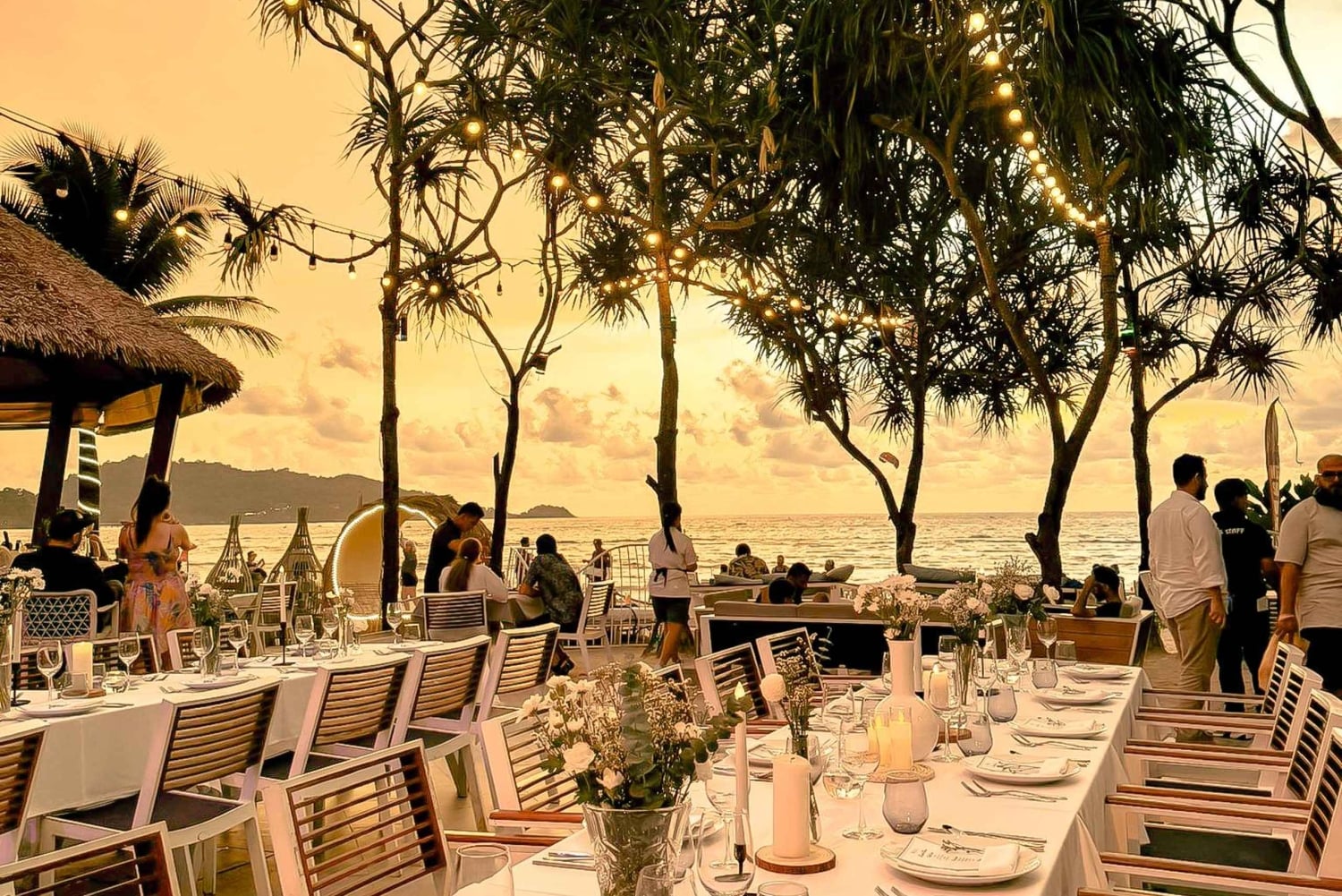 Phuket: Entrada al Kudo Beach Club con menú fijo