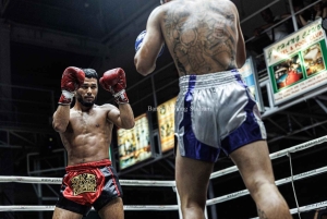 Phuket: Live Muay Thai im Bangla Boxing Stadium mit T-Shirt