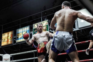 Phuket: Live Muay Thai im Bangla Boxing Stadium mit T-Shirt