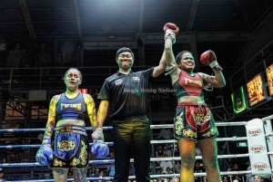 Phuket: Live Muay Thai im Bangla Boxing Stadium mit T-Shirt