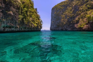 푸켓 팡아만과 홍섬으로 향하는 럭셔리 HYPE 요트