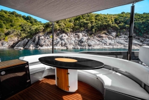 푸켓 팡아만과 홍섬으로 향하는 럭셔리 HYPE 요트