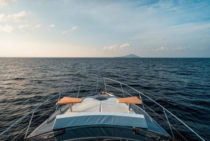 푸켓 팡아만과 홍섬으로 향하는 럭셔리 HYPE 요트