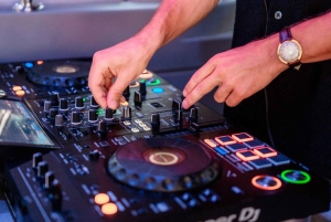 푸켓 팡아만과 홍섬으로 향하는 럭셔리 HYPE 요트