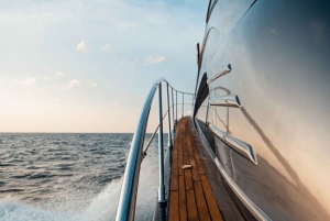 푸켓 팡아만과 홍섬으로 향하는 럭셔리 HYPE 요트