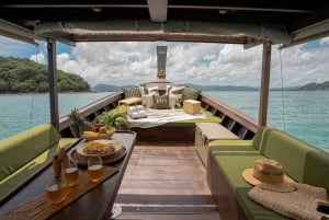 Phuket: Luksus ø-hop i langhalet båd