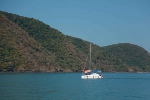 Phuket: Luksusowa łódź żaglowa do zatoki Phang Nga z kolacją o zachodzie słońca