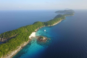 Пхукет: поездка с маской и трубкой на Майтон, Коралл и остров Рача