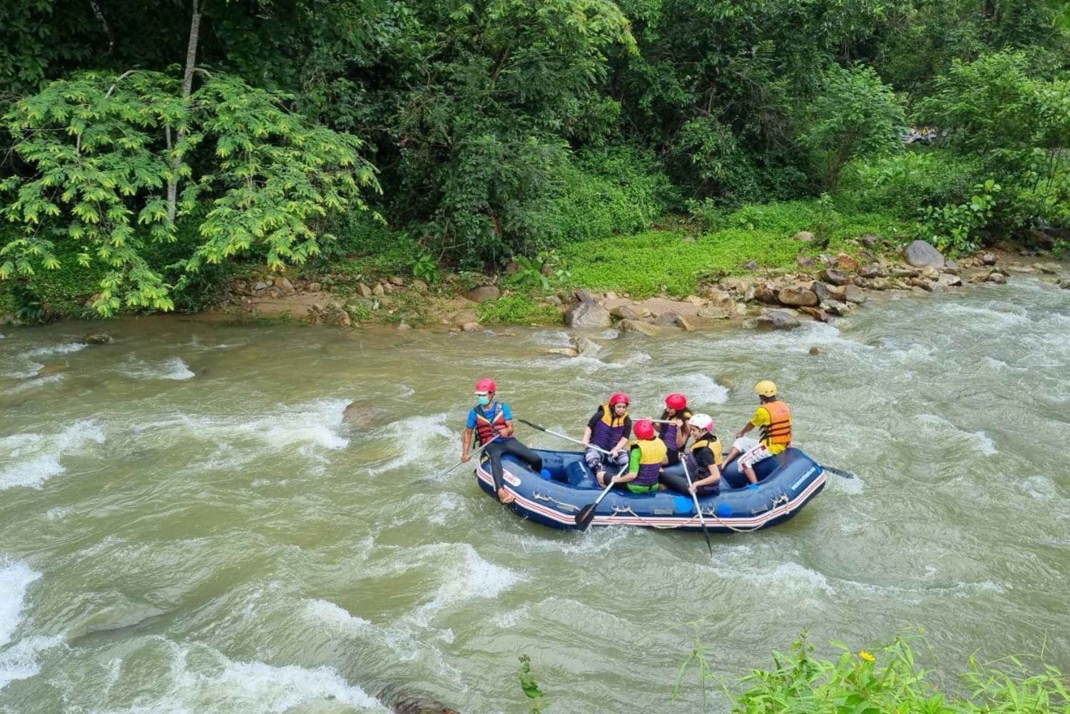 Phuket: cueva de los monos, rafting, cascada y tirolina