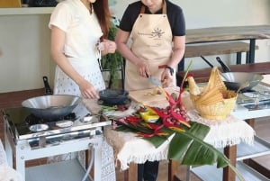 Phuket: Naidee Thai Cooking Class with Chef Ern