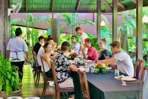 プーケット旧市街：フード｜アート｜タウン：トラブストア OG F.A.Tツアー