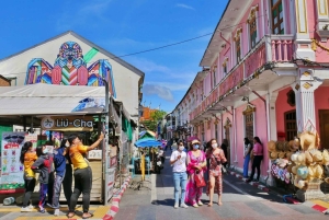 プーケット旧市街：フード｜アート｜タウン：トラブストア OG F.A.Tツアー