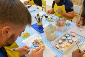 بوكيت: جولة فنية في شوارع المدينة القديمة وورشة عمل لرسم البلاط