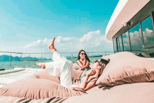 Phuket: James Bondin saari ja Phang Nga -lahden auringonlaskun katamaraanikierros