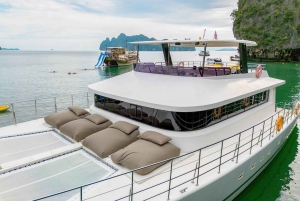 Phuket: James Bondin saari ja Phang Nga -lahden auringonlaskun katamaraanikierros