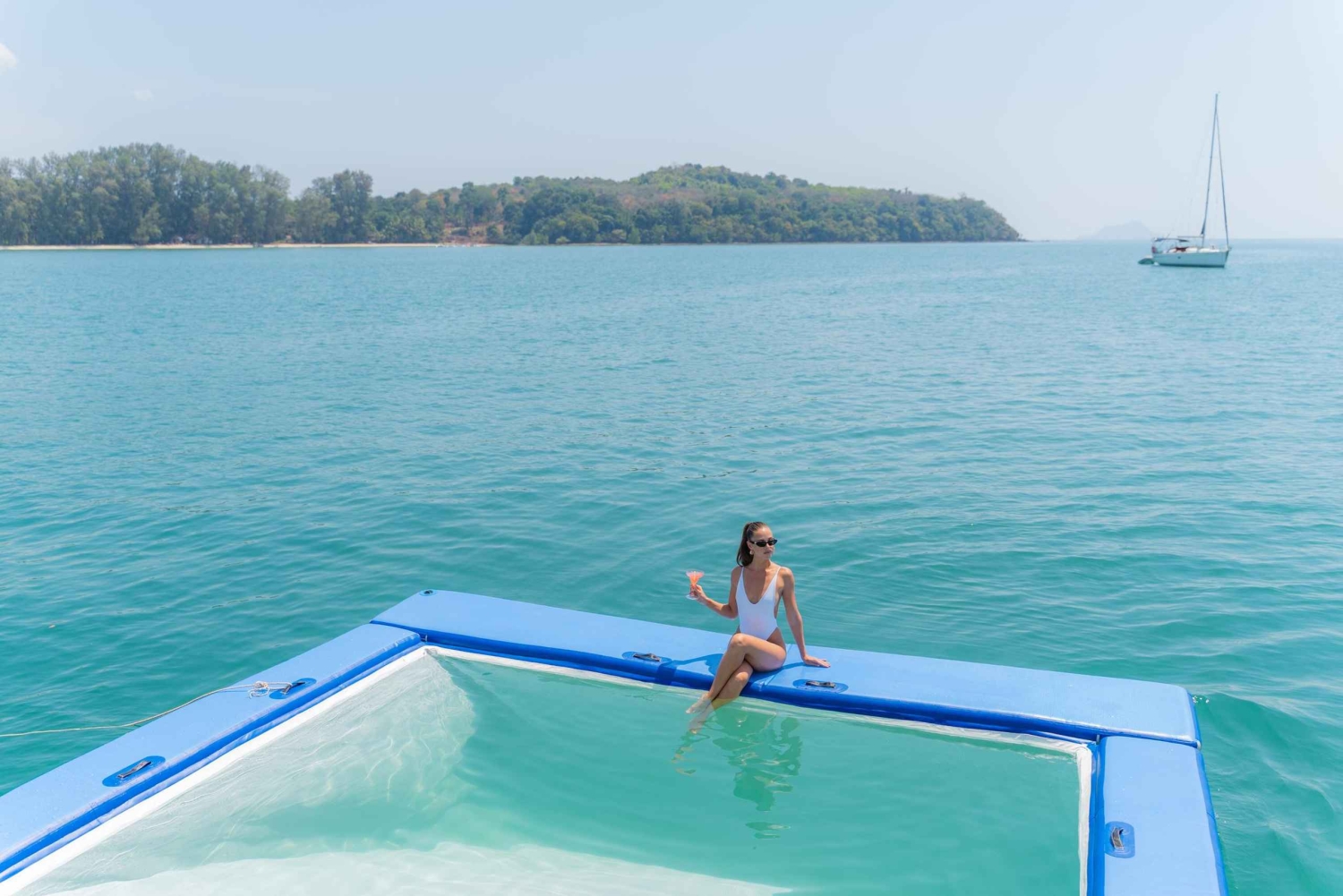 푸켓 팡아 베이 런치 & 디너 선셋 파티 크루즈