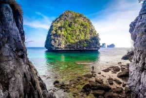 Phuket: Phi Phi and Khai Islands Boat Trip with Lunch