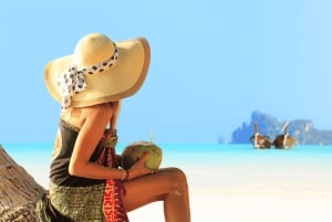 Phuket: Wycieczka 1-dniowa Phi Phi & Bamboo Island z lunchem w formie bufetu