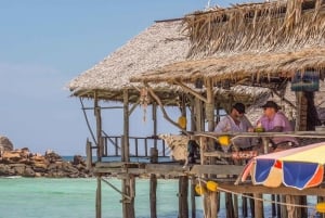 Phuket: Wycieczka 1-dniowa Phi Phi & Bamboo Island z lunchem w formie bufetu