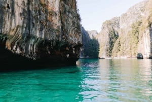 Phuket: tour in motoscafo di gruppo all'alba di Phi Phi Island