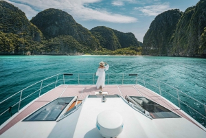 Phuket: Phi Phi Islands Day-Trip by Speed Catamaran