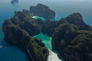 Phuket: Dagstur til Phi Phi-øyene med hurtiggående katamaran