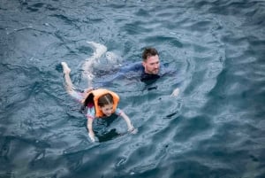 Phuket : excursion premium d'une journée aux îles Phi Phi et à l'île de Khai