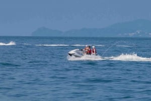 Phuket : excursion premium d'une journée aux îles Phi Phi et à l'île de Khai